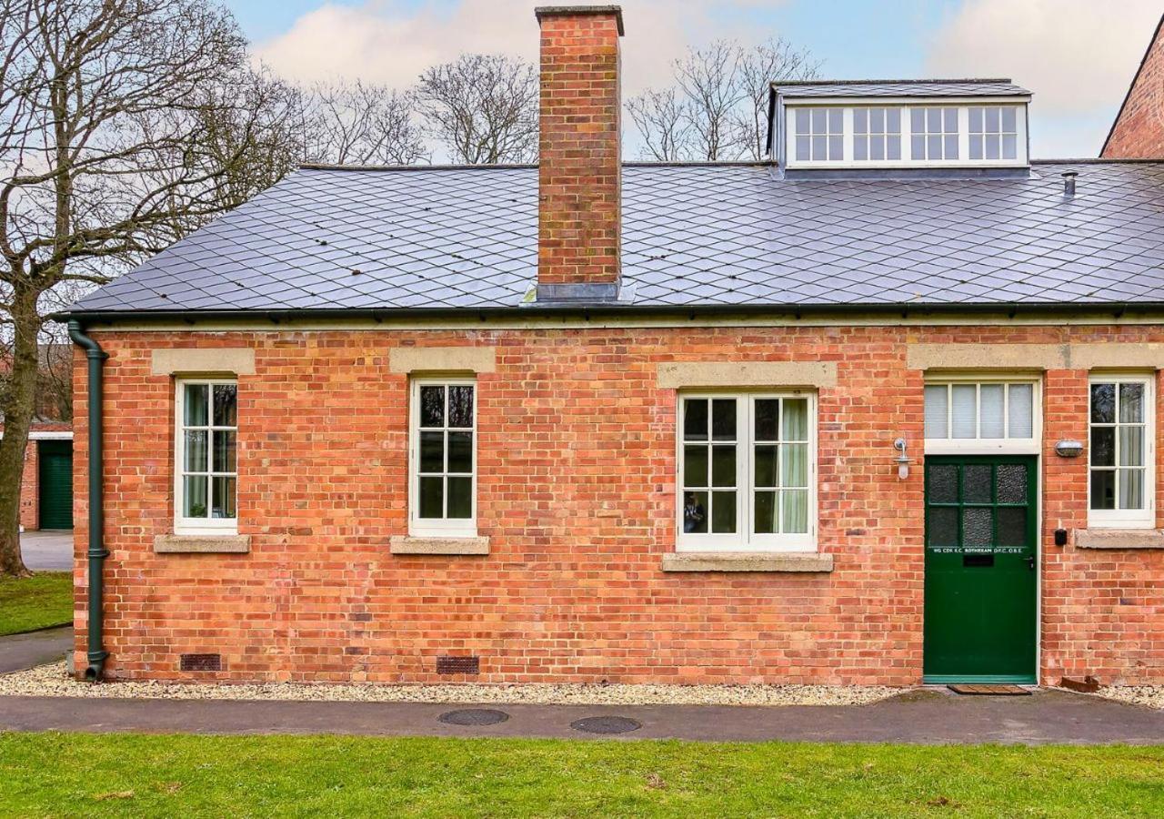 Betts At Bicester Heritage エクステリア 写真